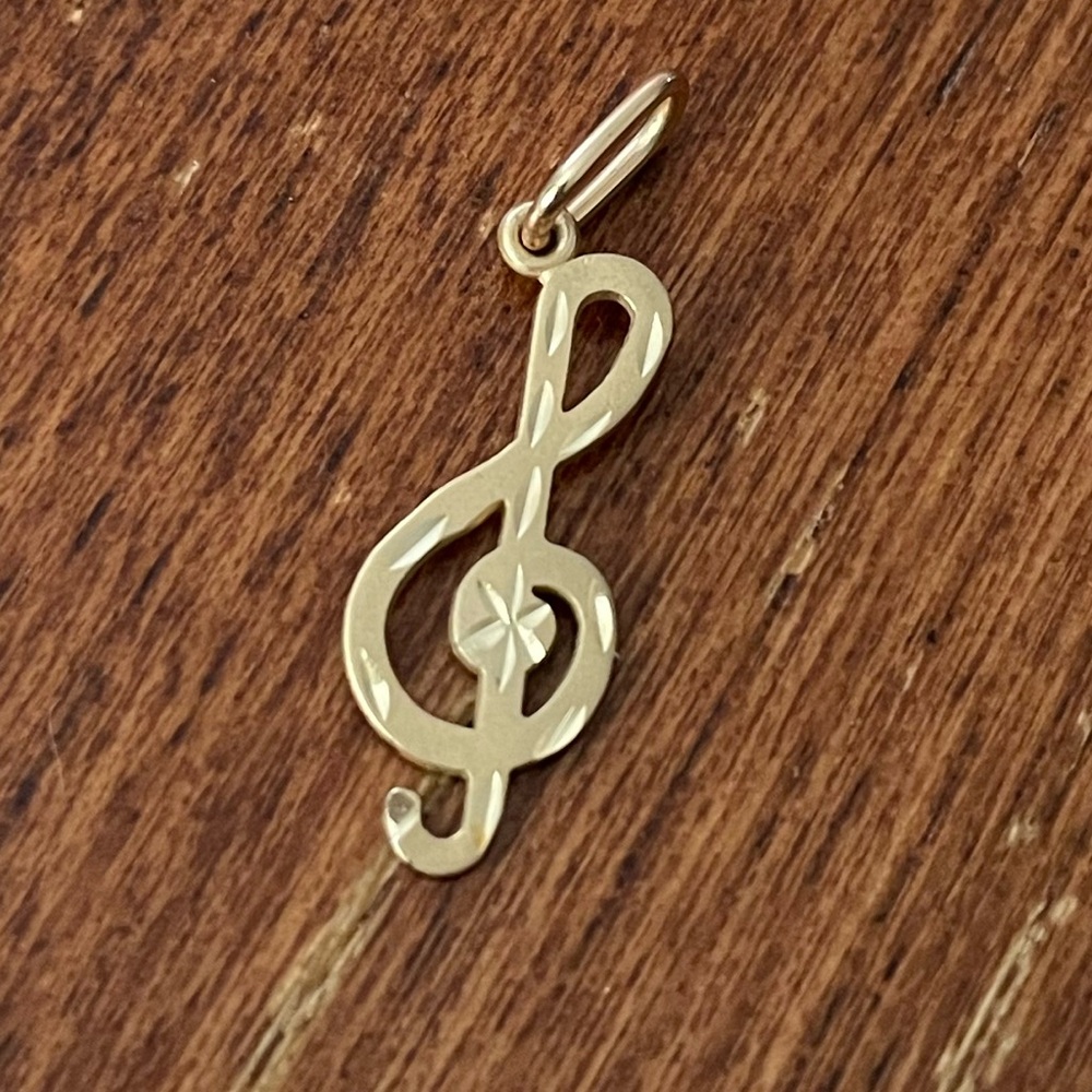 14k gold musical note pendant